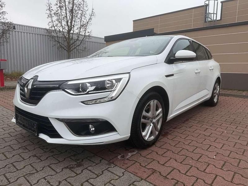 Gebraucht Renault Mégane GrandTour Play 132 PS (97 kW) 2017 Weiß Kombi