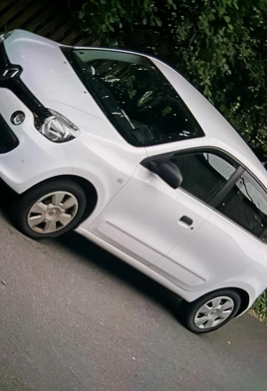 Weiß Gebraucht 2018 Renault Twingo Kleinwagen | 3.750 € (Superpreis) - Bild 1/2