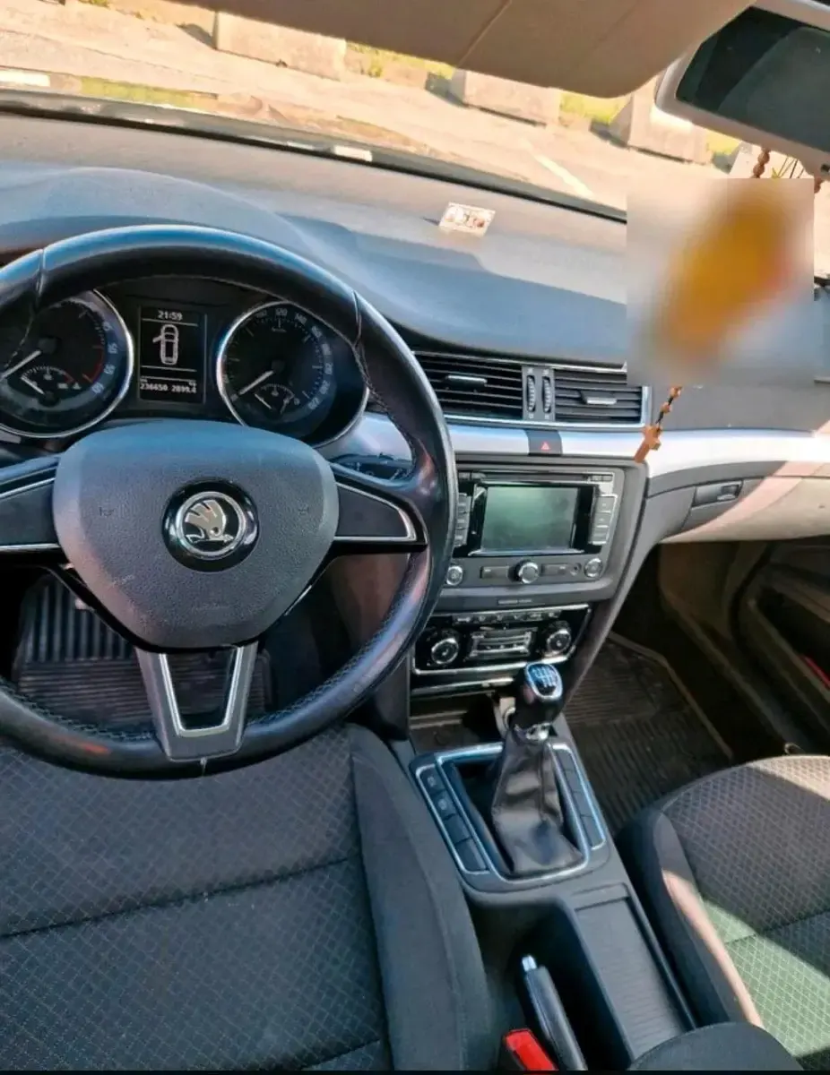 Gebraucht Skoda Superb 115 PS (84 kW) 2013 Schwarz Kombi