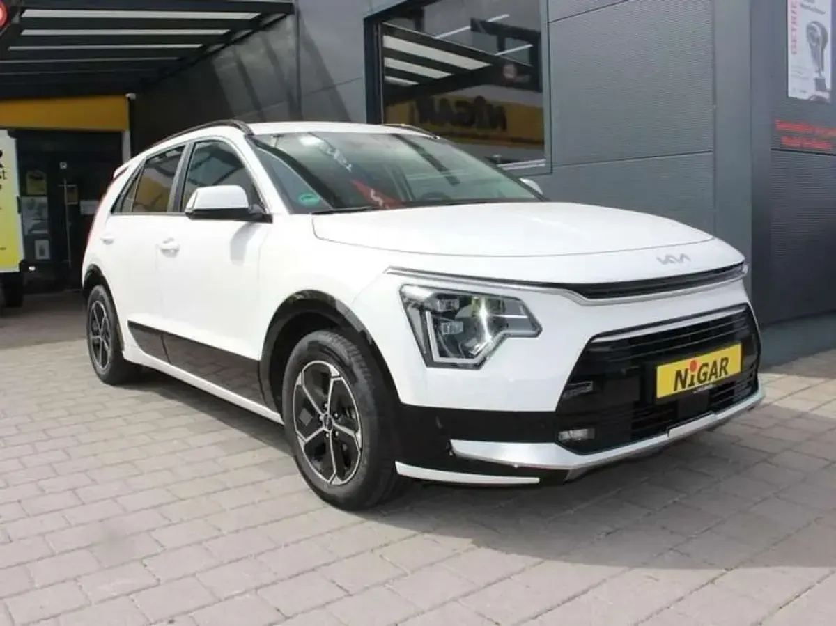 Gebraucht Kia Niro Vision 105 PS (77 kW) 2022 (ud) schneeweiss SUV