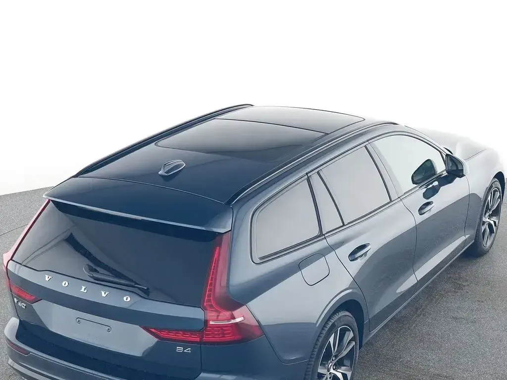 Gebraucht Volvo V60 Plus 197 PS (144 kW) 2025 Blau Kombi