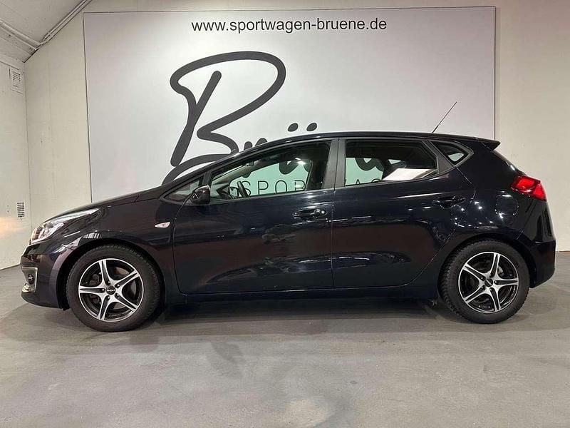 Gebraucht Kia Ceed 99 PS (72 kW) 2018 Schwarz Kleinwagen