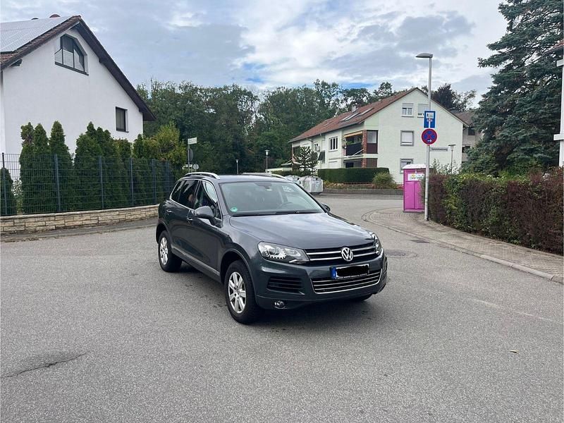 Grau Gebraucht 2012 VW Touareg Edition SUV | 8.900 € (Superpreis) - Bild 1/4