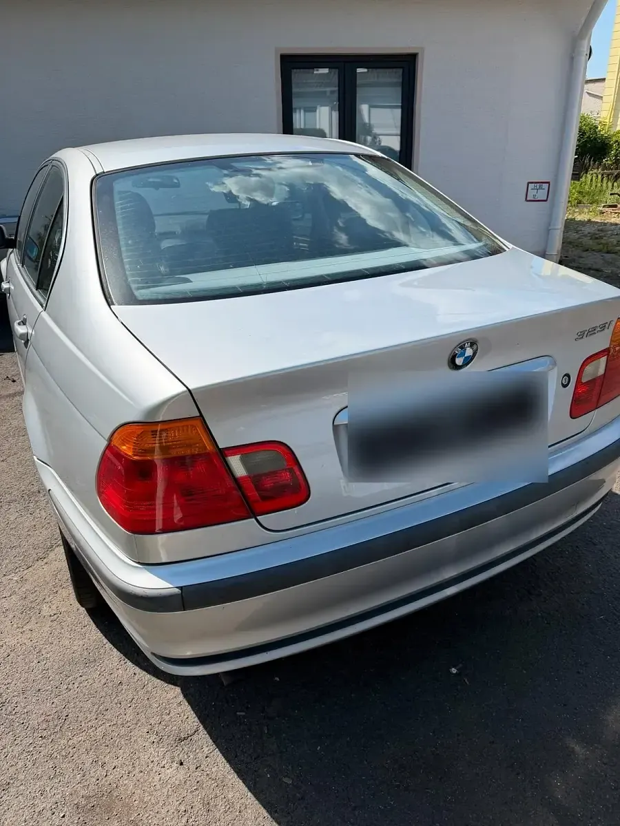 Gebraucht BMW 323 170 PS (125 kW) 1999 Silber Limousine