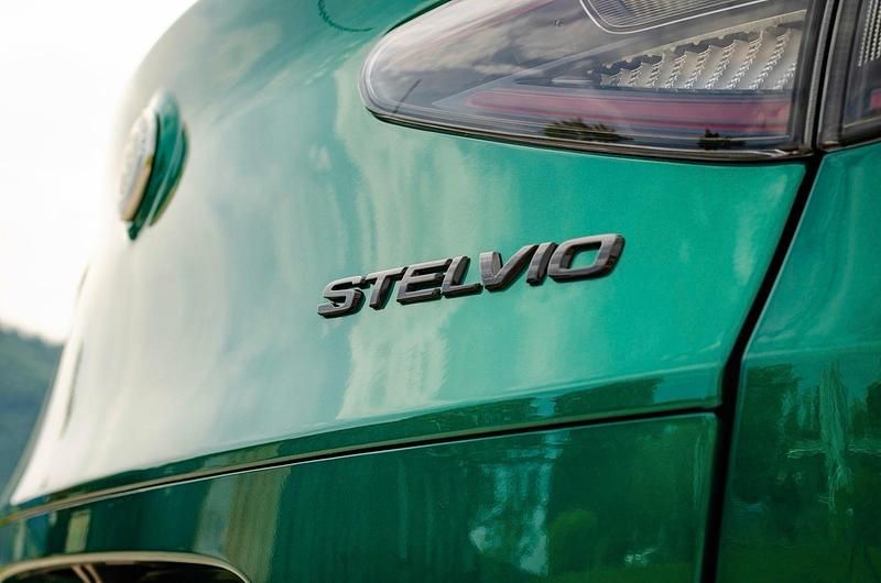 Gebraucht Alfa Romeo Stelvio Quadrifoglio 519 PS (381 kW) 2024 Grün SUV