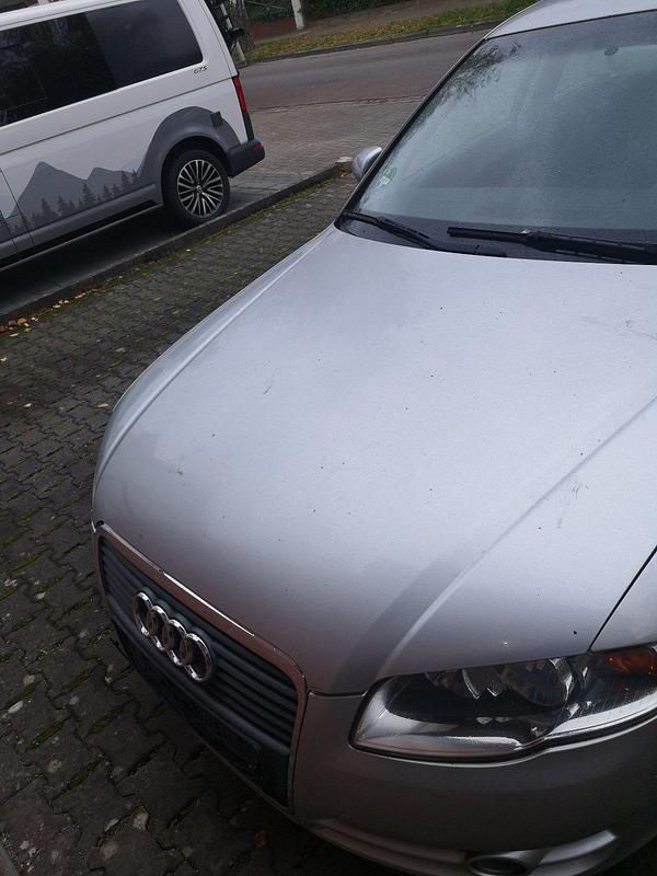 Gebraucht Audi A4 130 PS (95 kW) 2006 Silber Limousine