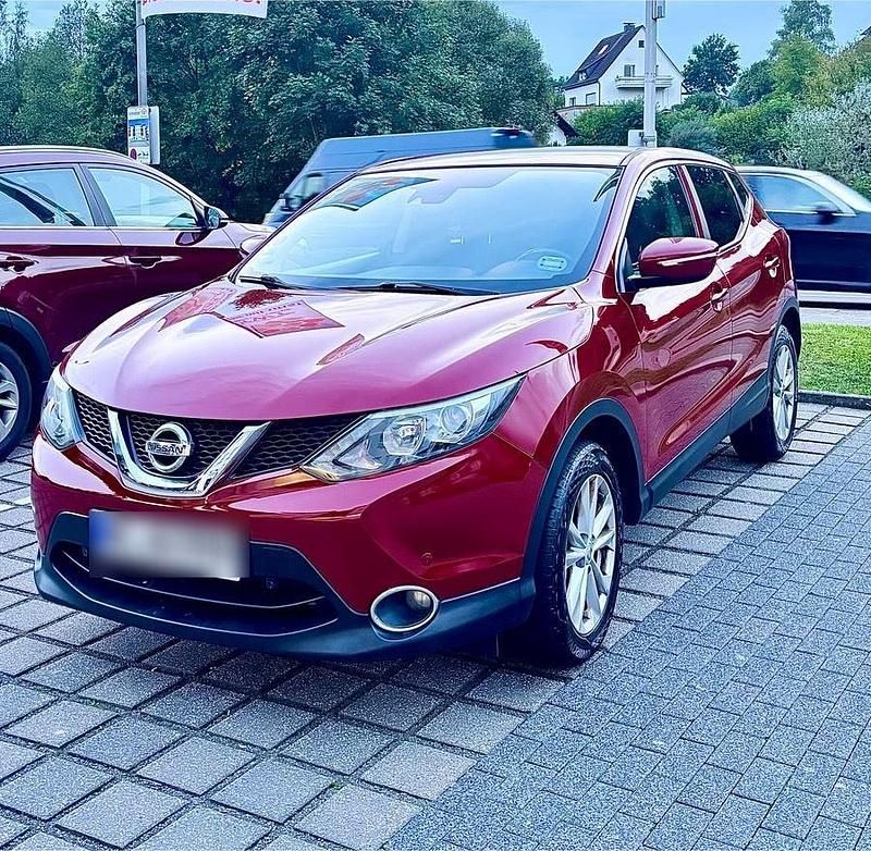 Rot Gebraucht 2015 Nissan Qashqai SUV | 8.999 € - Bild 1/4