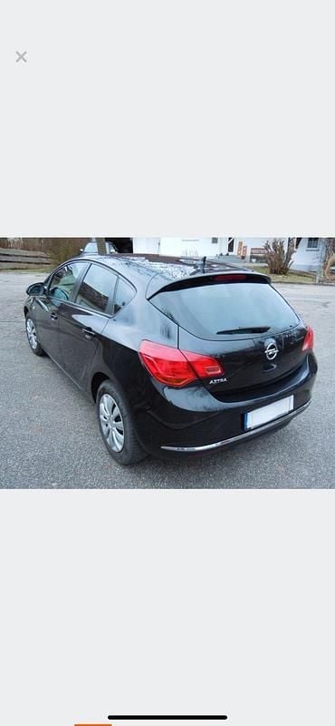 Schwarz Gebraucht 2015 Opel Astra Limousine | 4.500 € (Superpreis) - Bild 1/1