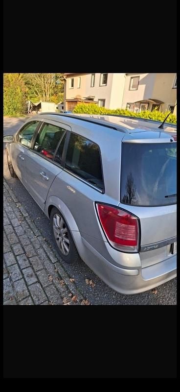 Usata Opel Astra 105 CV (77 kW) 2005 Argento Station wagon