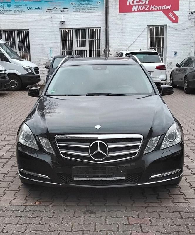 Gebraucht Mercedes E200 136 PS (100 kW) 2012 Schwarz Kombi