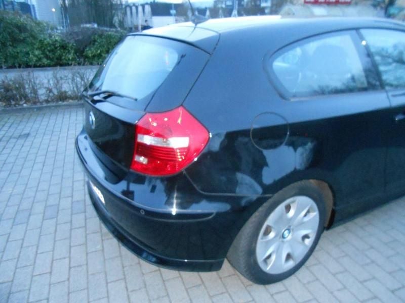 Gebraucht BMW 118 Sport Line 143 PS (105 kW) 2007 Schwarz Kleinwagen