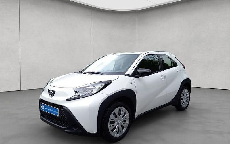 Schneeweiß Neu 2025 Toyota Aygo Business Edition Kleinwagen | 19.350 € - Bild 1/4