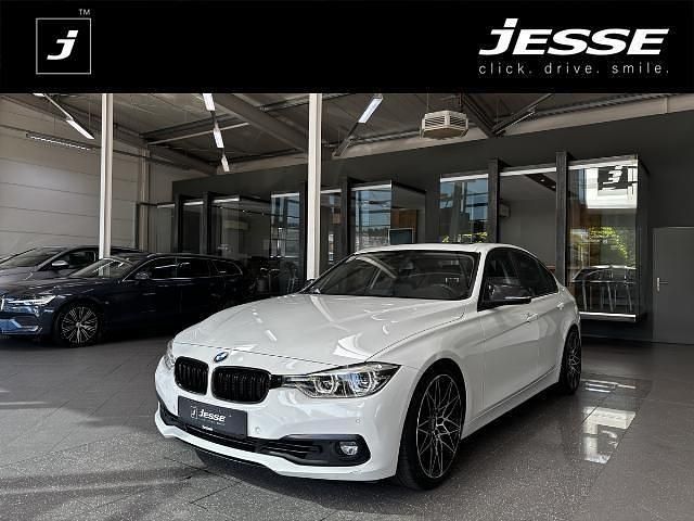 Alpinweiss iii Gebraucht 2018 BMW 330 Advantage Limousine | 24.990 € (Fairer Preis) - Bild 1/4