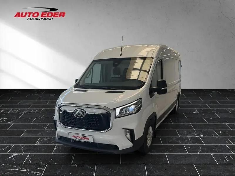 Warm white (weiß) Gebraucht 2023 Maxus eDeliver 9 Van | 61.550 € - Bild 1/4
