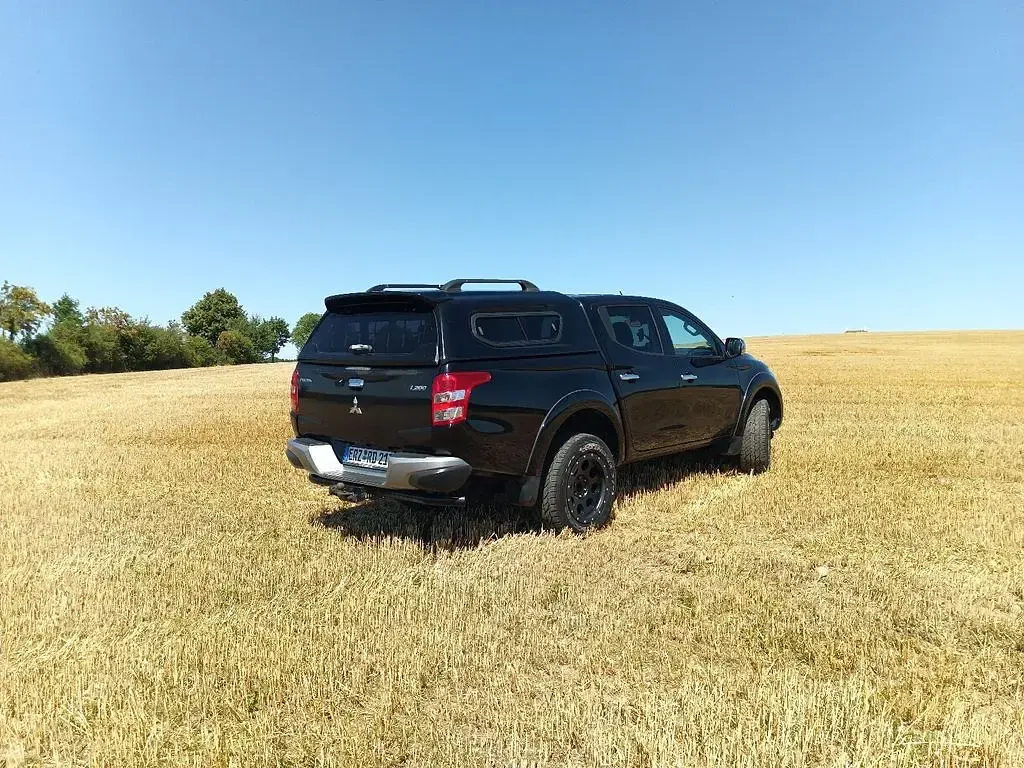 Gebraucht Mitsubishi L200 Plus 181 PS (133 kW) 2016 Schwarz Pickup