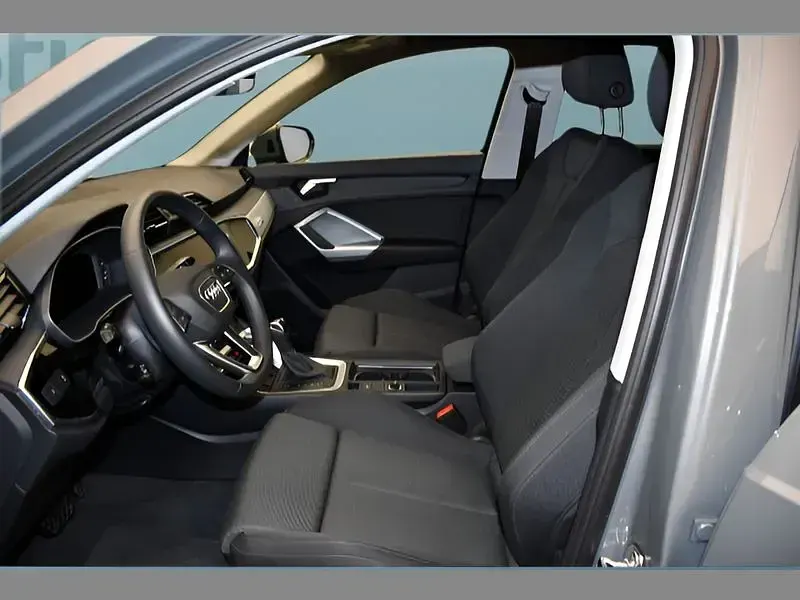 Gebraucht Audi Q3 150 PS (110 kW) 2025 Grau SUV
