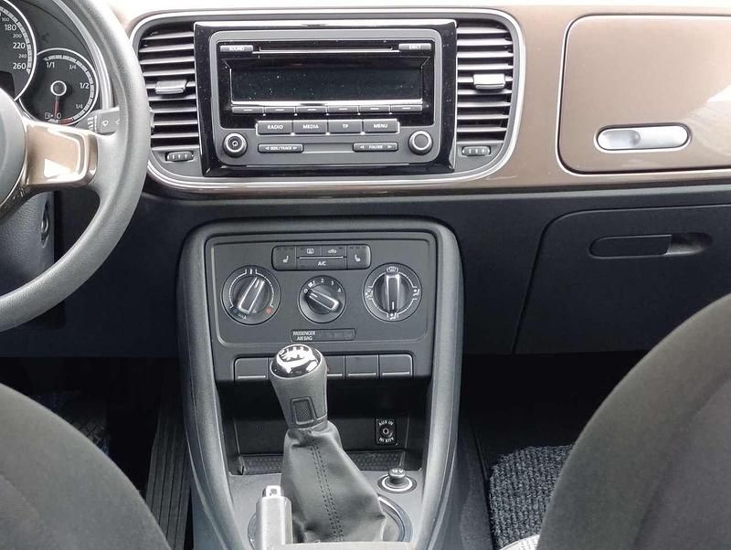 Gebraucht VW Beetle Design 105 PS (77 kW) 2014 Braun Kleinwagen