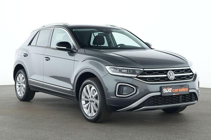 Grau Gebraucht 2024 VW T-Roc Style SUV | 25.950 € (Superpreis) - Bild 1/4