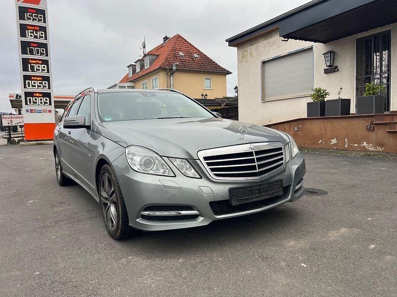 Gebraucht Mercedes E350 AMG line 231 PS (169 kW) 2010 Silber Limousine