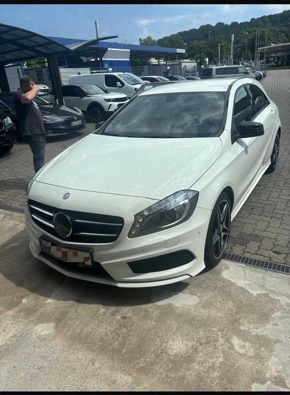 Weiß Gebraucht 2014 Mercedes A200 AMG line Kleinwagen | 14.000 € (Etwas zu teuer) - Bild 1/4