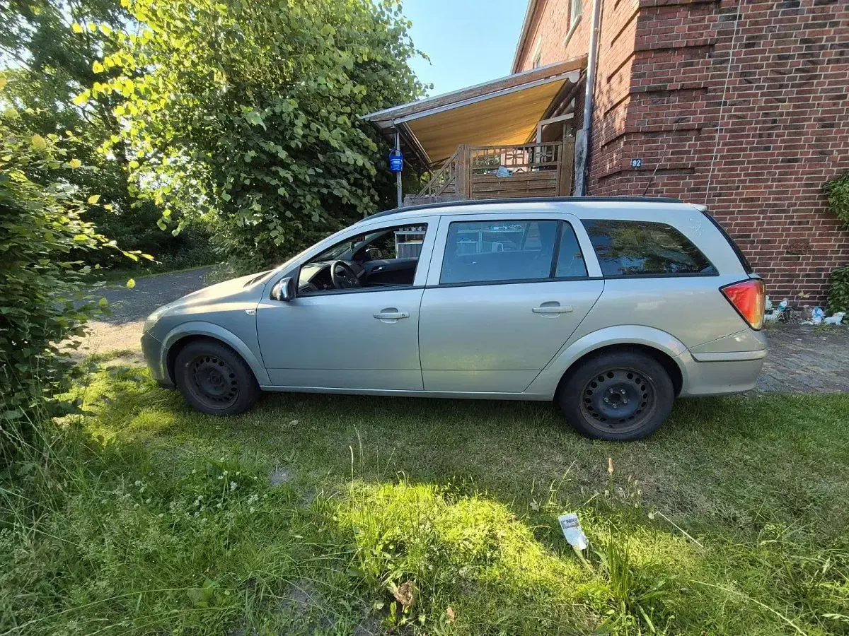 Gebraucht Opel Astra 125 PS (91 kW) 2004 Schwarz Limousine