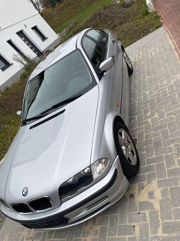 Silber Gebraucht 1998 BMW 318 Limousine | 1.699 € (Guter Preis) - Bild 1/4