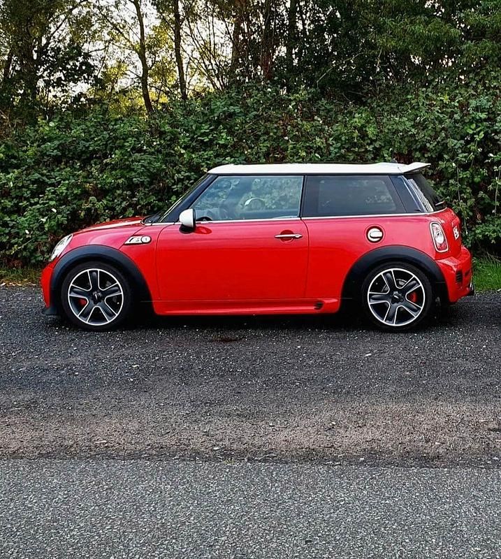Rot Gebraucht 2012 Mini John Cooper Works Sport Kleinwagen | 12.300 € (Superpreis) - Bild 1/2