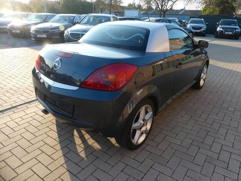 Gebraucht Opel Tigra Edition 125 PS (91 kW) 2006 Metro m2 Cabrio