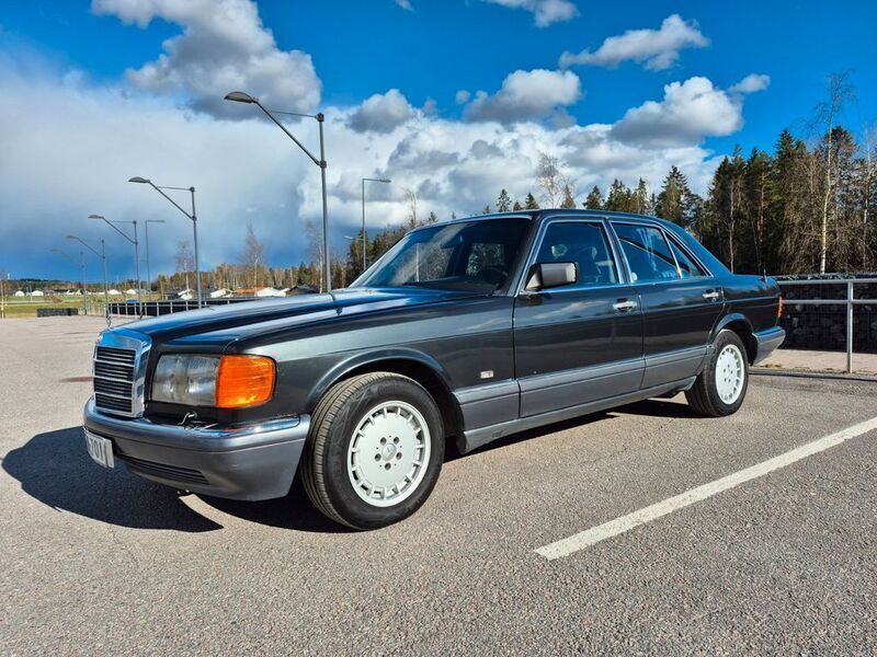 Schwarz Gebraucht 1991 Mercedes S300 Limousine | 15.900 € - Bild 1/4