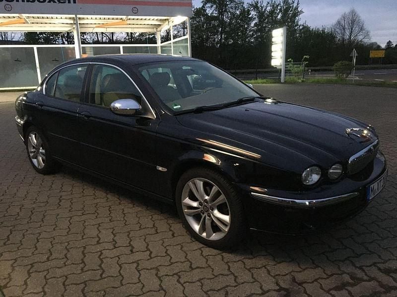 Schwarz Gebraucht 2007 Jaguar X-type Classic Limousine | 5.750 € (Fairer Preis) - Bild 1/4