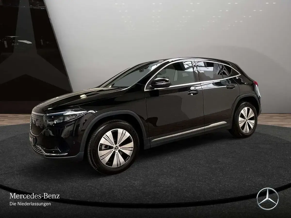 Gebraucht Mercedes EQA250 Advanced 139 kW (190 PS) 2025 Kosmosschwarz SUV