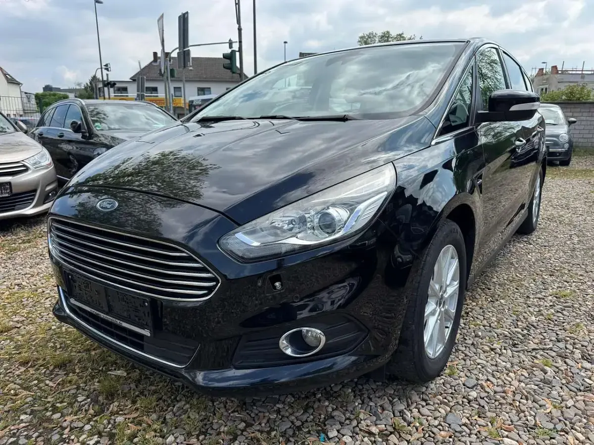 Używany Ford S-MAX Titanium 160 KM (117 kW) 2017 Czarny Minivan