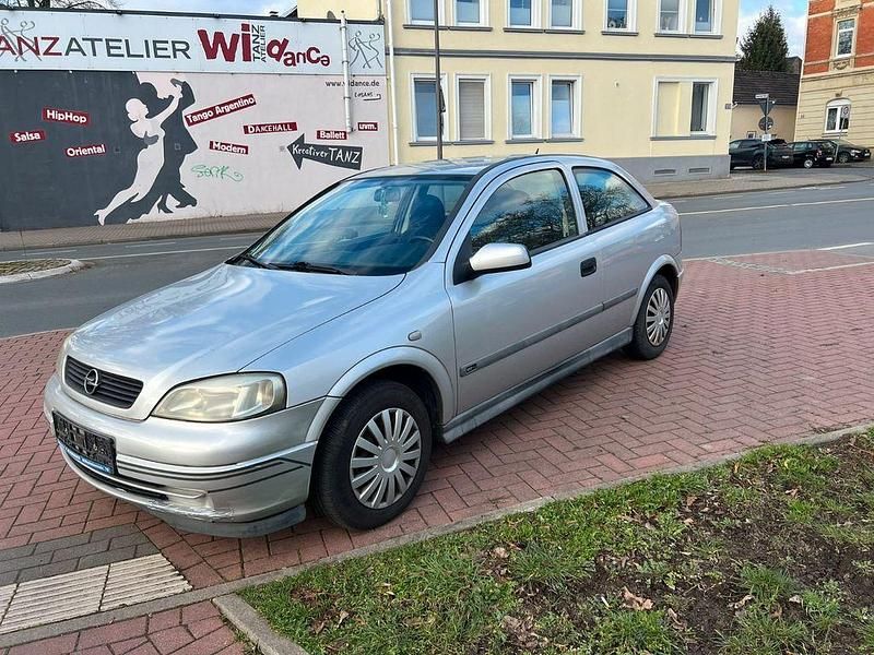 Gebraucht Opel Astra 101 PS (74 kW) 1999 Silber Limousine