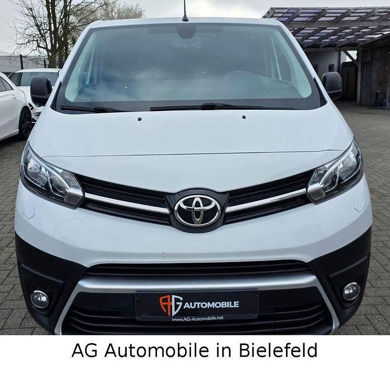 Gebraucht Toyota Proace 120 PS (88 kW) 2022 Weiß Van / Kleinbus