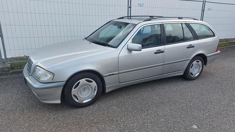 Gebraucht Mercedes C200 102 PS (75 kW) 2000 Silber Kombi