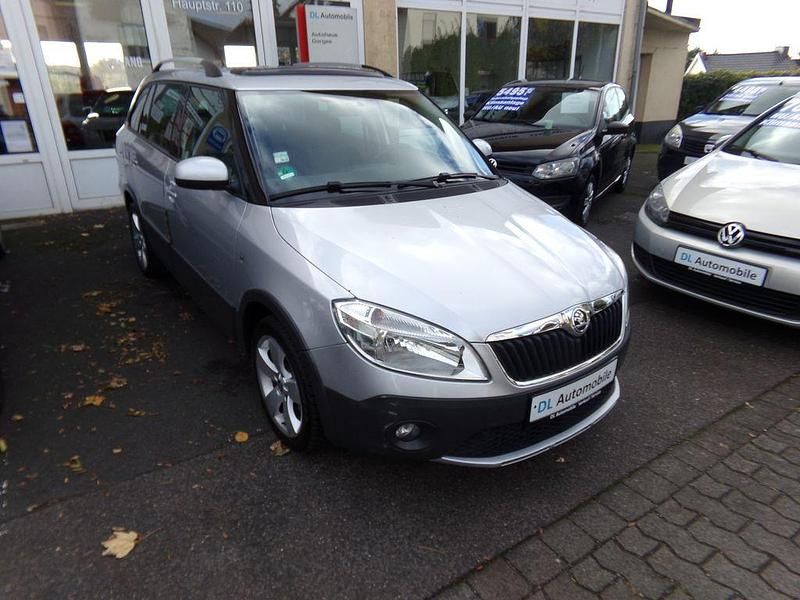 Silber Gebraucht 2014 Skoda Fabia Kleinwagen | 8.785 € (Etwas zu teuer) - Bild 1/4