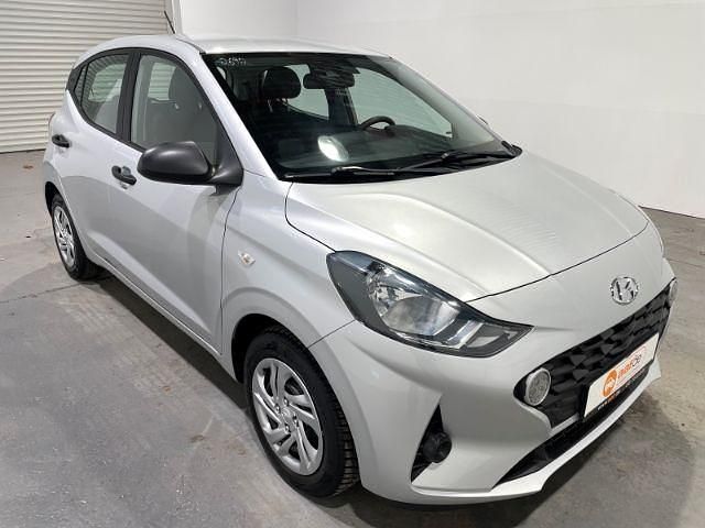 Gebraucht Hyundai i10 67 PS (49 kW) 2021 Silber Kleinwagen