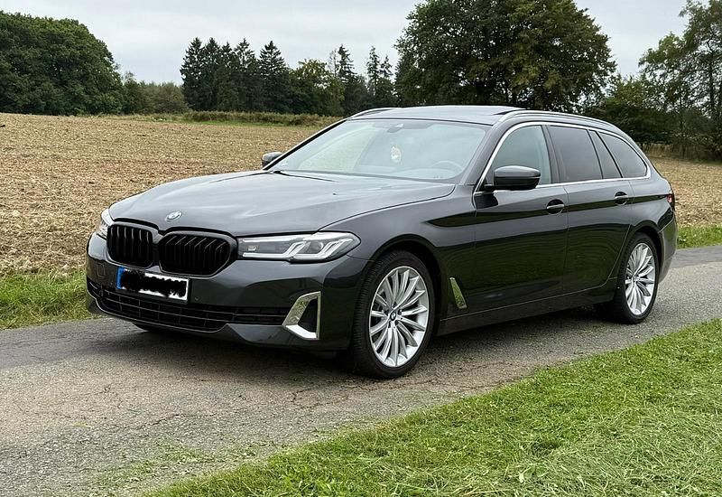 Andere farben Gebraucht 2021 BMW 520 Kombi | 27.000 € (Etwas zu teuer) - Bild 1/4