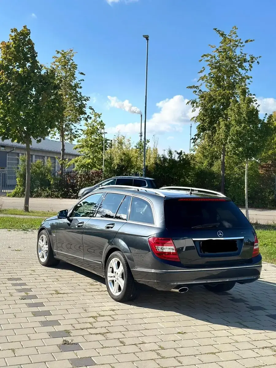Gebraucht Mercedes C250 204 PS (150 kW) 2011 Schwarz Kombi