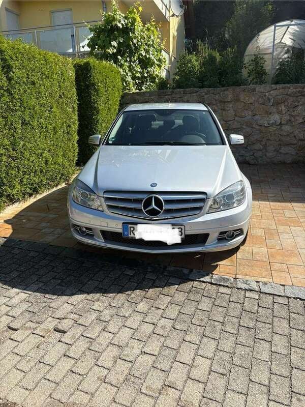 Grau Gebraucht 2011 Mercedes C220 Limousine | 6.800 € (Superpreis) - Bild 1/4