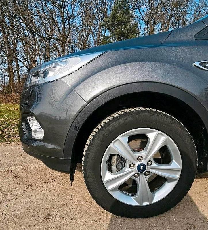 Gebraucht Ford Kuga Cool & Connect 150 PS (110 kW) 2018 Grau SUV