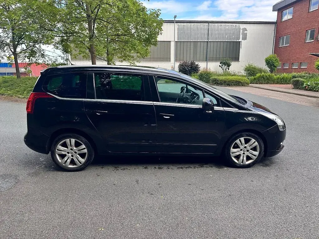 Gebraucht Peugeot 5008 Platinum 150 PS (110 kW) 2011 Schwarz Van / Kleinbus