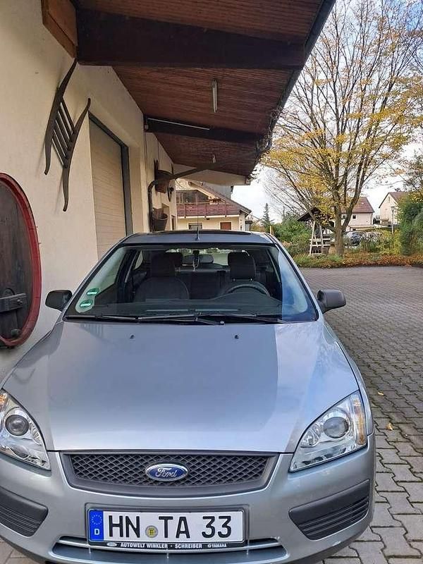 Gebraucht Ford Focus Trend 101 PS (74 kW) 2005 Coupé