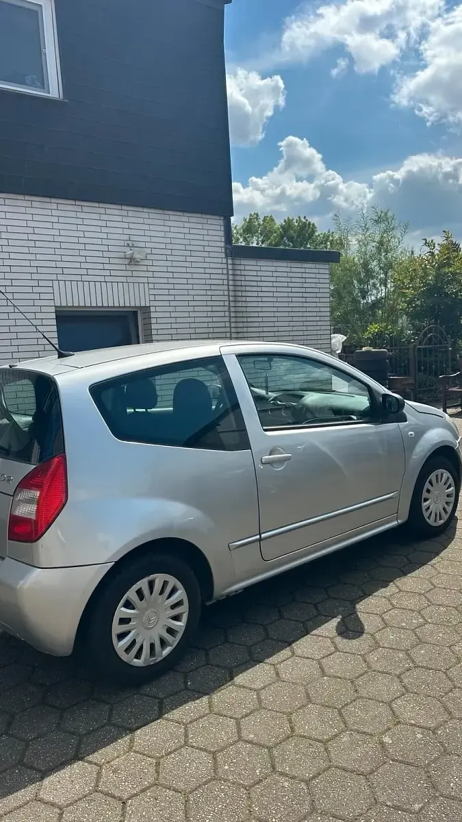 Gebraucht Citroën C2 60 PS (44 kW) 2007 Silber Kleinwagen