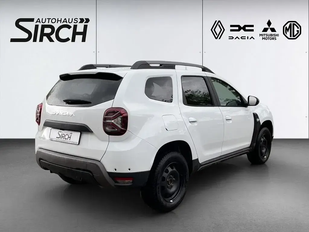 Second-hand Dacia Duster Journey 150 CP (110 kW) 2023 Alb SUV
