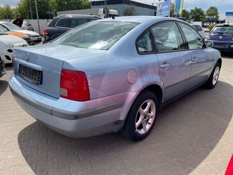 Gebraucht VW Passat 101 PS (74 kW) 1998 Silber Limousine