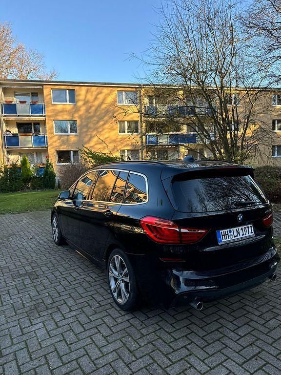 Schwarz Gebraucht 2016 BMW 220 Gran Tourer M Sport Van / Kleinbus | 16.500 € (Guter Preis) - Bild 1/4