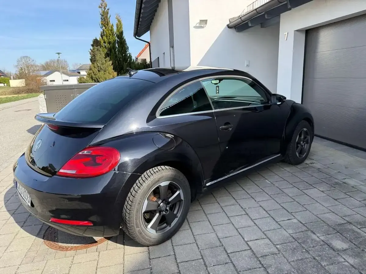 Second-hand VW Beetle Design 160 CP (117 kW) 2012 Negru Hatchback