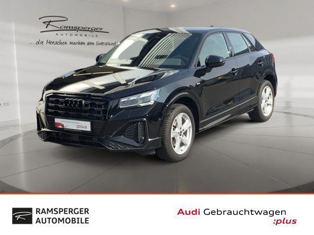 Schwarz (mythosschwarz metallic) Gebraucht 2023 Audi Q2 S-Line SUV | 27.880 € (Fairer Preis) - Bild 1/4