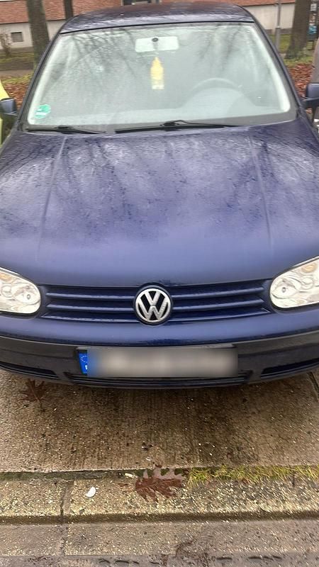 Blau Gebraucht 2004 VW Golf IV Kleinwagen | 1.000 € (Guter Preis) - Bild 1/4